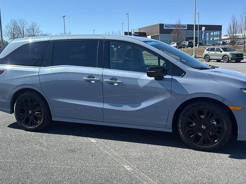 Used 2025 Honda Odyssey Sport-L image 3