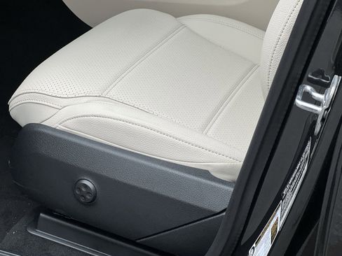 New 2026 Mercedes-Benz GLC 300 4MATIC image 19