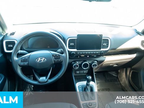 Used 2024 Hyundai Venue Limited FWD image 26