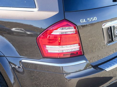 Used 2012 Mercedes-Benz GL 550 4MATIC image 11
