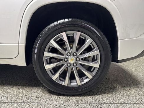 Used 2022 Chevrolet Traverse Premier image 21