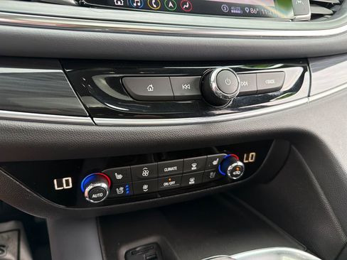 Used 2021 Buick Enclave Premium w/ Sun and Sites Package AWD/4WD image 31