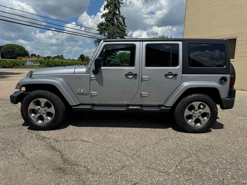 Used 2016 Jeep Wrangler Unlimited Sahara w/ Dual Top Group image 40