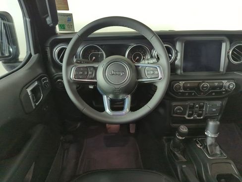 Used 2023 Jeep Wrangler Altitude image 11