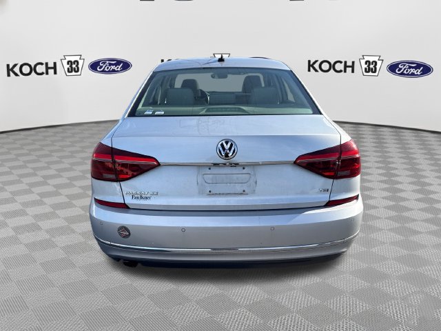 Used 2017 Volkswagen Passat 1.8T SE FWD image 7