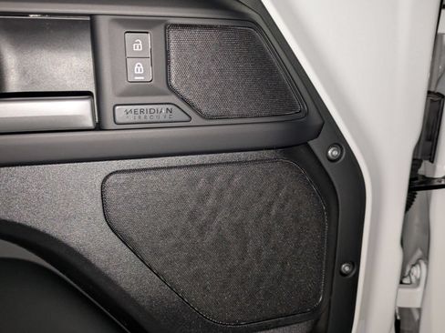 New 2026 Land Rover Defender 110 X-Dynamic SE AWD/4WD image 13