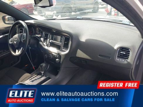 Used 2014 Dodge Charger SE w/ Connectivity Group image 9