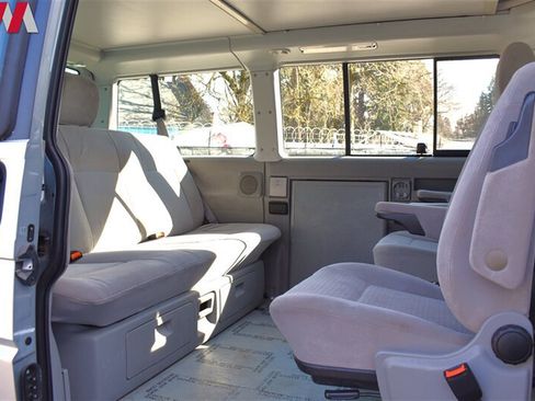 Used 2002 Volkswagen Eurovan MV FWD image 22