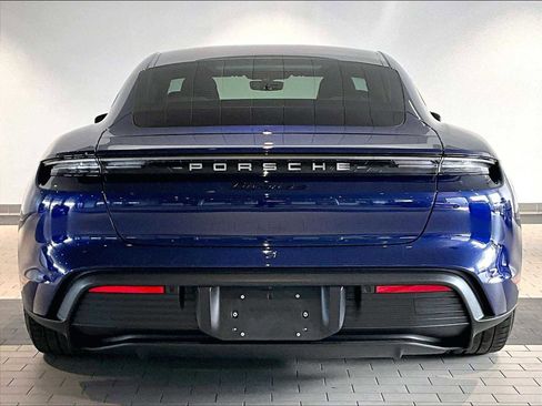 Used 2021 Porsche Taycan 4S image 9