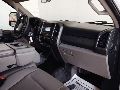 Used 2021 Ford F250 XL w/ Power Equipment Group RWD image 11