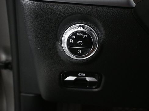 Used 2024 Mercedes-Benz C 300 C 300 image 9