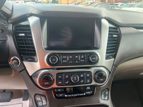 Used 2020 Chevrolet Suburban Premier AWD/4WD image 11