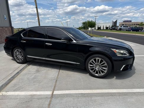 Used 2013 Lexus LS 460 L w/ Preferred Accessory Package RWD image 7