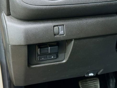 Used 2023 Chevrolet Colorado Trail Boss w/ Advanced Trailering Package image 12