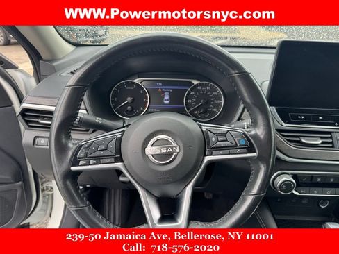 Used 2024 Nissan Altima 2.5 SV w/ SV Premium Package FWD image 17