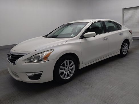 Used 2014 Nissan Altima 2.5 S FWD image 2