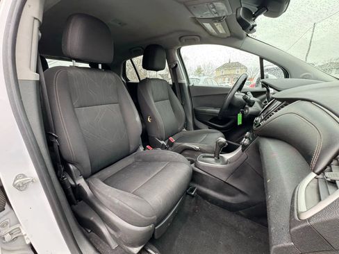 Used 2020 Chevrolet Trax LT AWD/4WD image 10