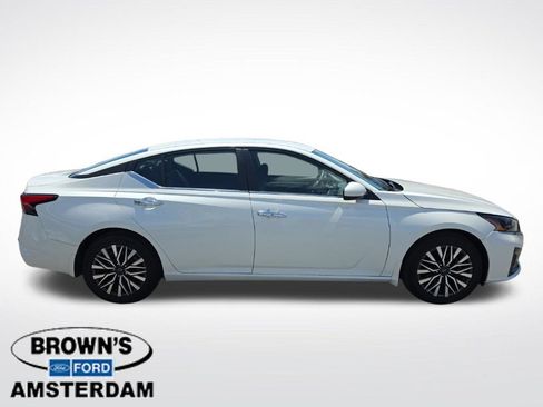 Used 2023 Nissan Altima 2.5 SV FWD image 10