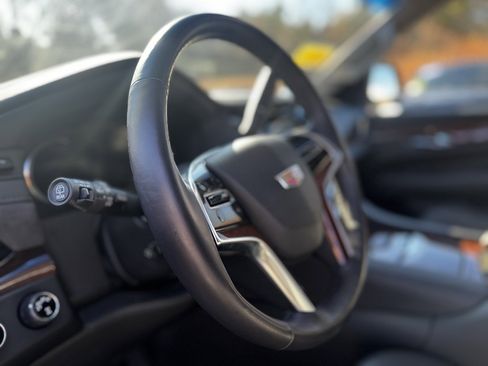 Used 2019 Cadillac Escalade Luxury w/ LPO, Radiant Package image 14