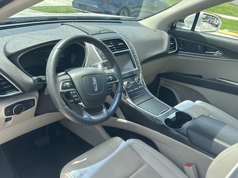 Used 2019 Lincoln Nautilus Reserve FWD image 14