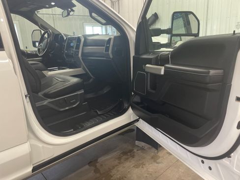 Used 2020 Ford F250 Lariat w/ Lariat Ultimate Package AWD/4WD image 30