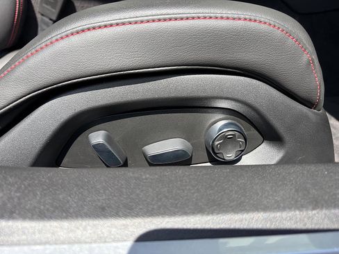 Used 2020 Chevrolet Corvette Stingray Premium Cpe w/ 3LT Preferred Equipment Group image 33