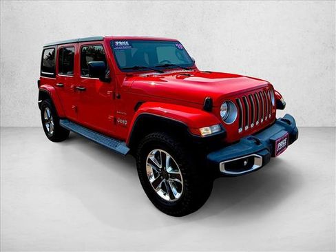 Used 2019 Jeep Wrangler Unlimited Sahara AWD/4WD image 3