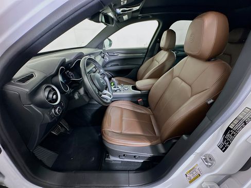 Used 2022 Alfa Romeo Stelvio Ti image 13