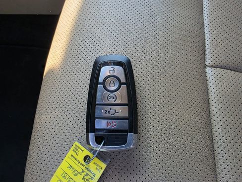 Used 2018 Ford F150 Lariat w/ Equipment Group 502A Luxury AWD/4WD image 10