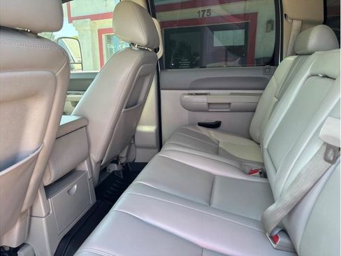 Used 2012 GMC Sierra 2500 SLE w/ SLE Preferred Package AWD/4WD image 13