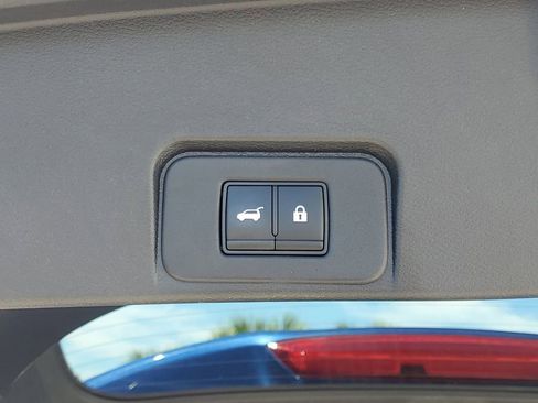 Used 2021 Nissan Rogue Platinum image 13