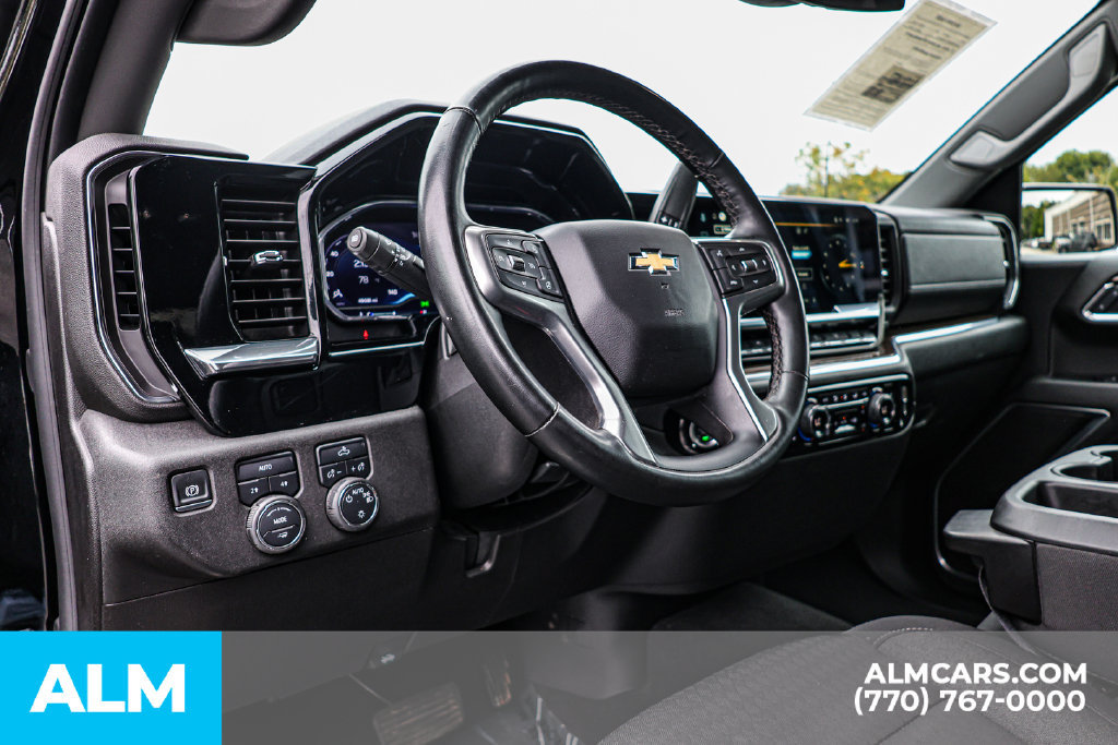 Used 2025 Chevrolet Silverado 1500 LT AWD/4WD image 24