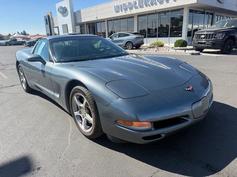 Used 2004 Chevrolet Corvette Coupe w/ Preferred Equipment Group RWD image 1
