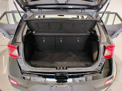 Used 2021 Hyundai Venue SE image 97