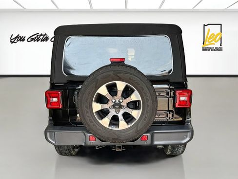 Used 2019 Jeep Wrangler Unlimited Sahara AWD/4WD image 6
