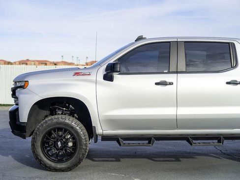 Used 2021 Chevrolet Silverado 1500 LT Trail Boss w/ Convenience Package II image 6