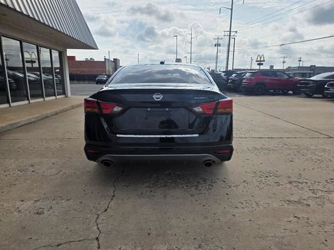 Used 2022 Nissan Altima 2.5 SR w/ Midnight Edition Package FWD image 7