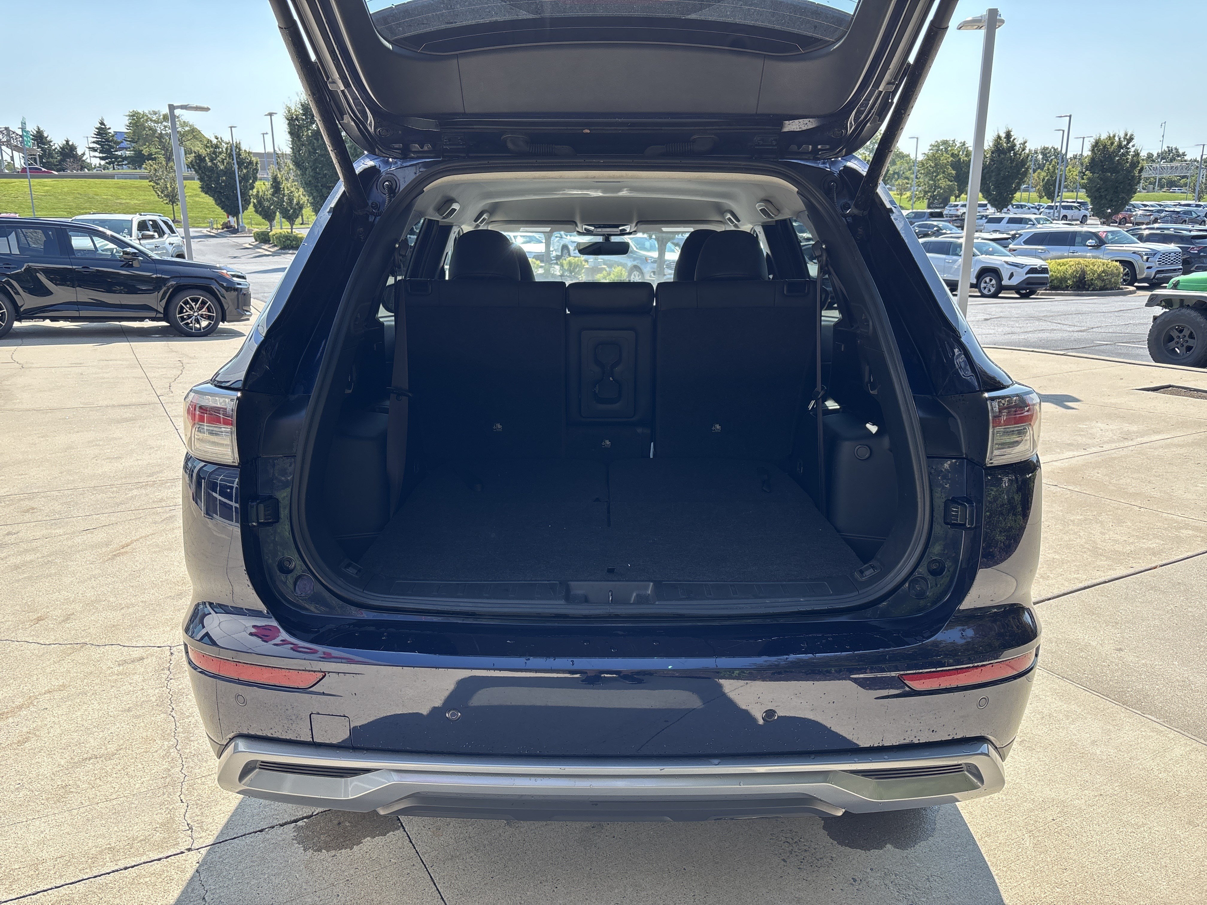 Used 2025 Mitsubishi Outlander SE AWD/4WD image 30