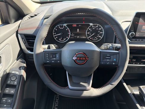 Used 2026 Nissan Rogue SV AWD/4WD image 23