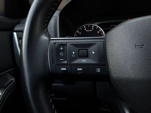 Used 2025 Nissan Rogue SV FWD image 33