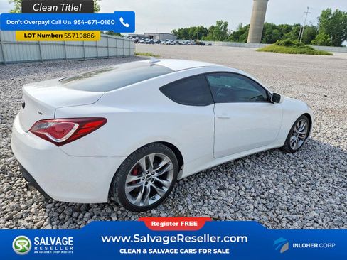 Used 2013 Hyundai Genesis 3.8 RWD image 4