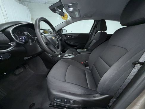 Used 2024 Chevrolet Malibu LT FWD image 3