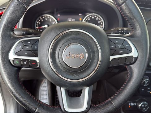 Used 2019 Jeep Renegade Trailhawk image 19