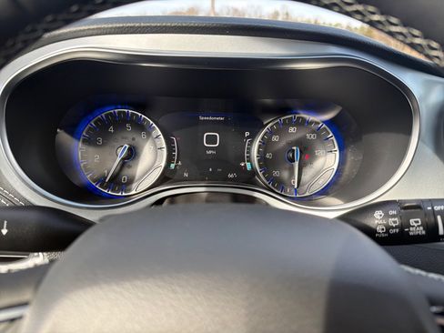 New 2026 Chrysler Pacifica Limited image 25