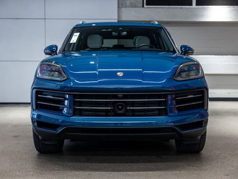 Certified 2025 Porsche Cayenne AWD/4WD image 11