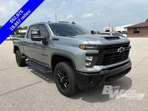 Used 2025 Chevrolet Silverado 2500 Custom w/ Custom Convenience Package AWD/4WD image 9