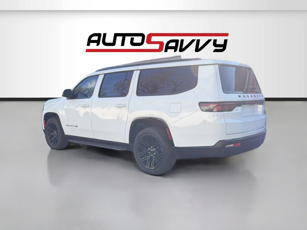 Used 2023 Jeep Wagoneer L Series II AWD/4WD image 5