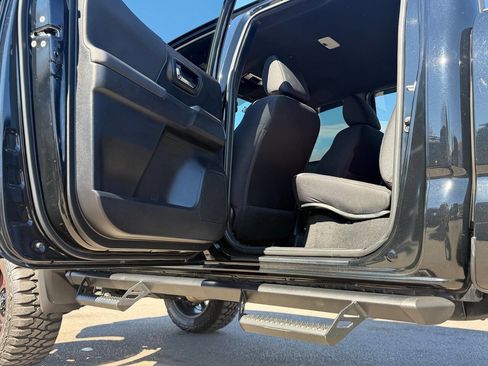 Used 2021 Toyota Tacoma TRD Sport w/ Technology Package image 27