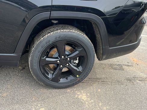 New 2025 Jeep Grand Cherokee L Laredo image 12