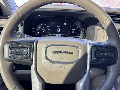 Used 2022 GMC Yukon Denali image 33